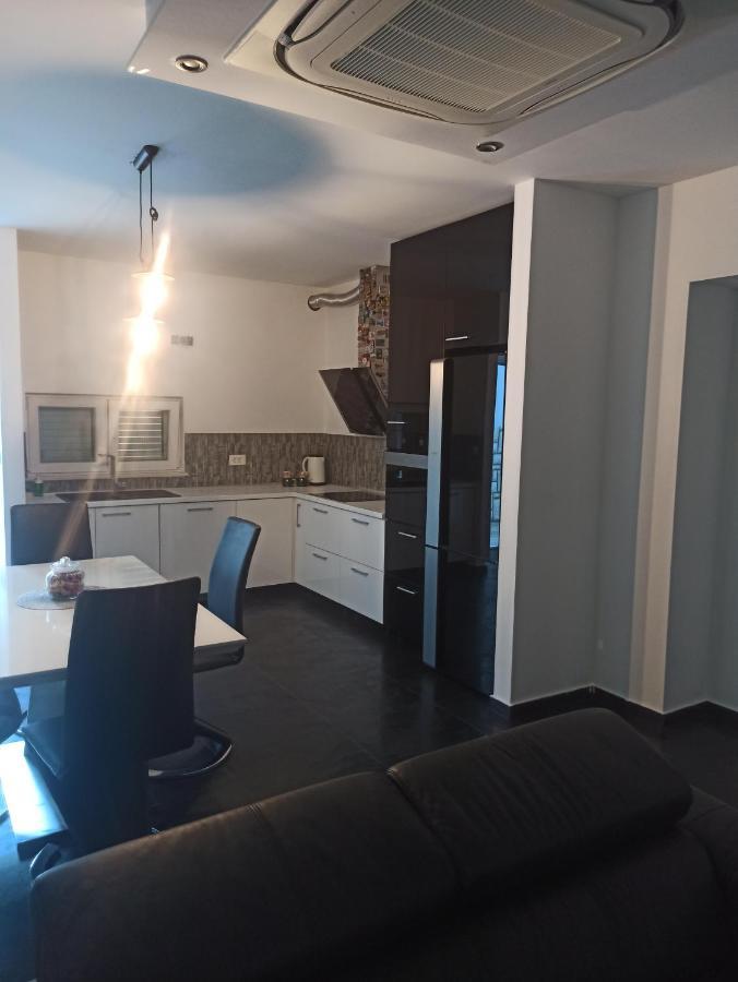 Apartment Bila Sibenik Exterior photo